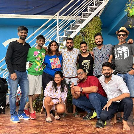 Hostel Dibs On Blue Morjim Exterior foto