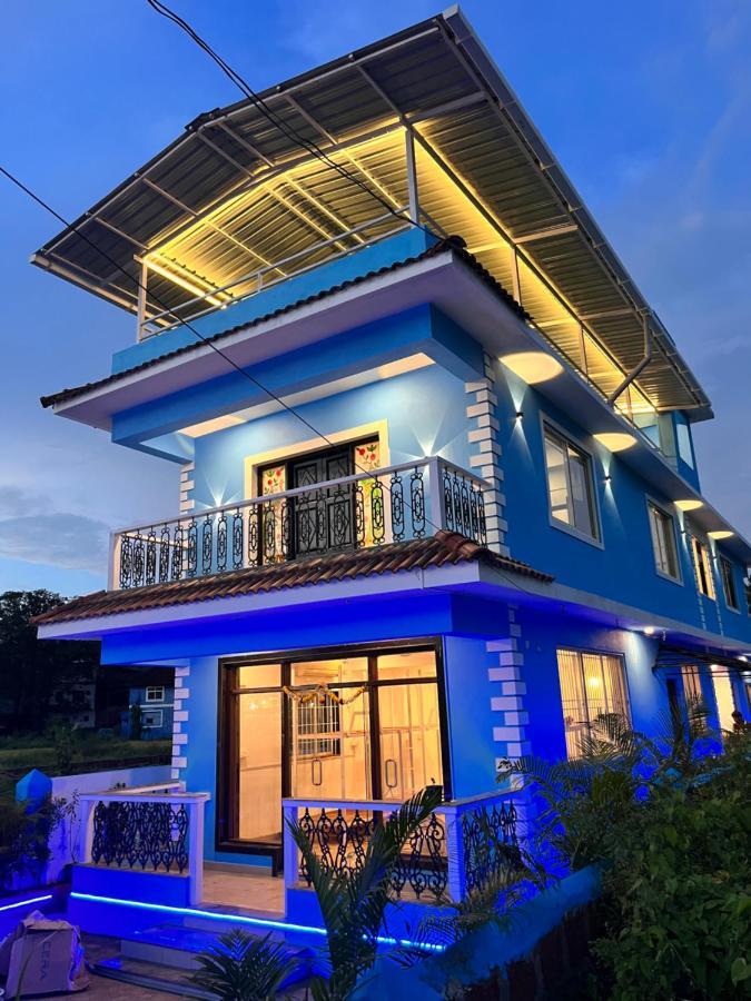 Hostel Dibs On Blue Morjim Exterior foto