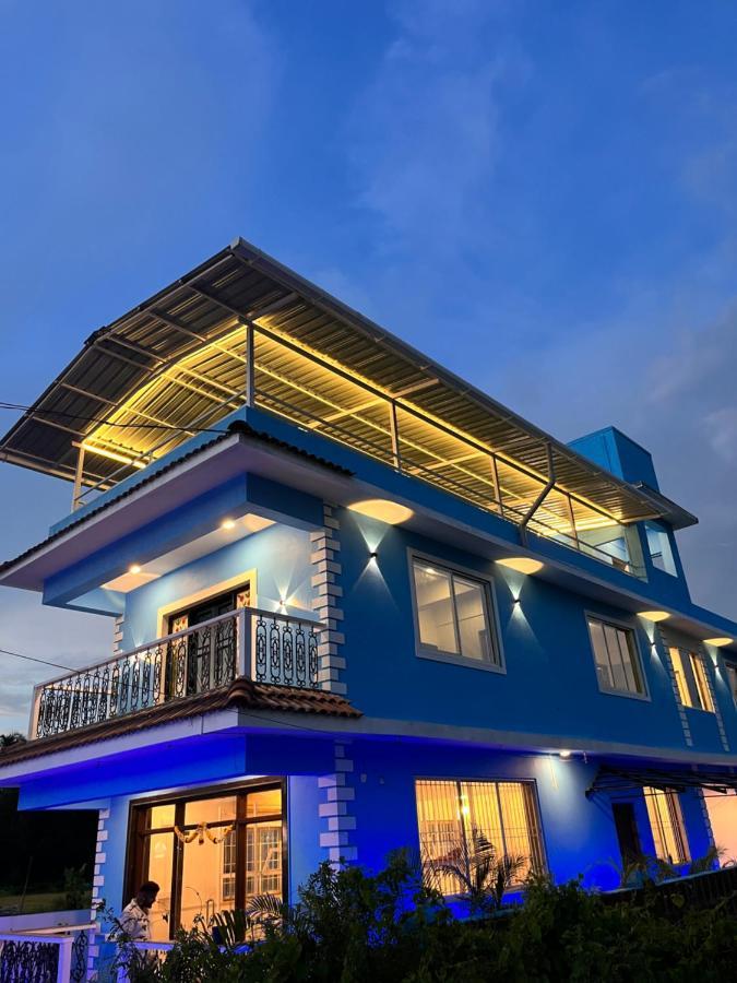 Hostel Dibs On Blue Morjim Exterior foto